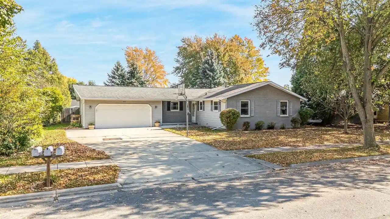 Photo 1 of Single family home for sale at 902 Michigan Ln, Kaukauna, WI 54130 | MLS# 50334677 | Listing updated on 2026-10-23