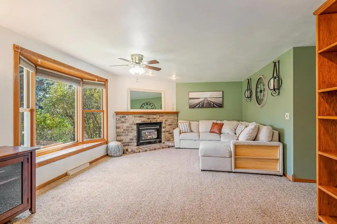 Photo 2 of Single family home for sale at 902 Michigan Ln, Kaukauna, WI 54130 | MLS# 50334677 | Listing updated on 2026-10-23