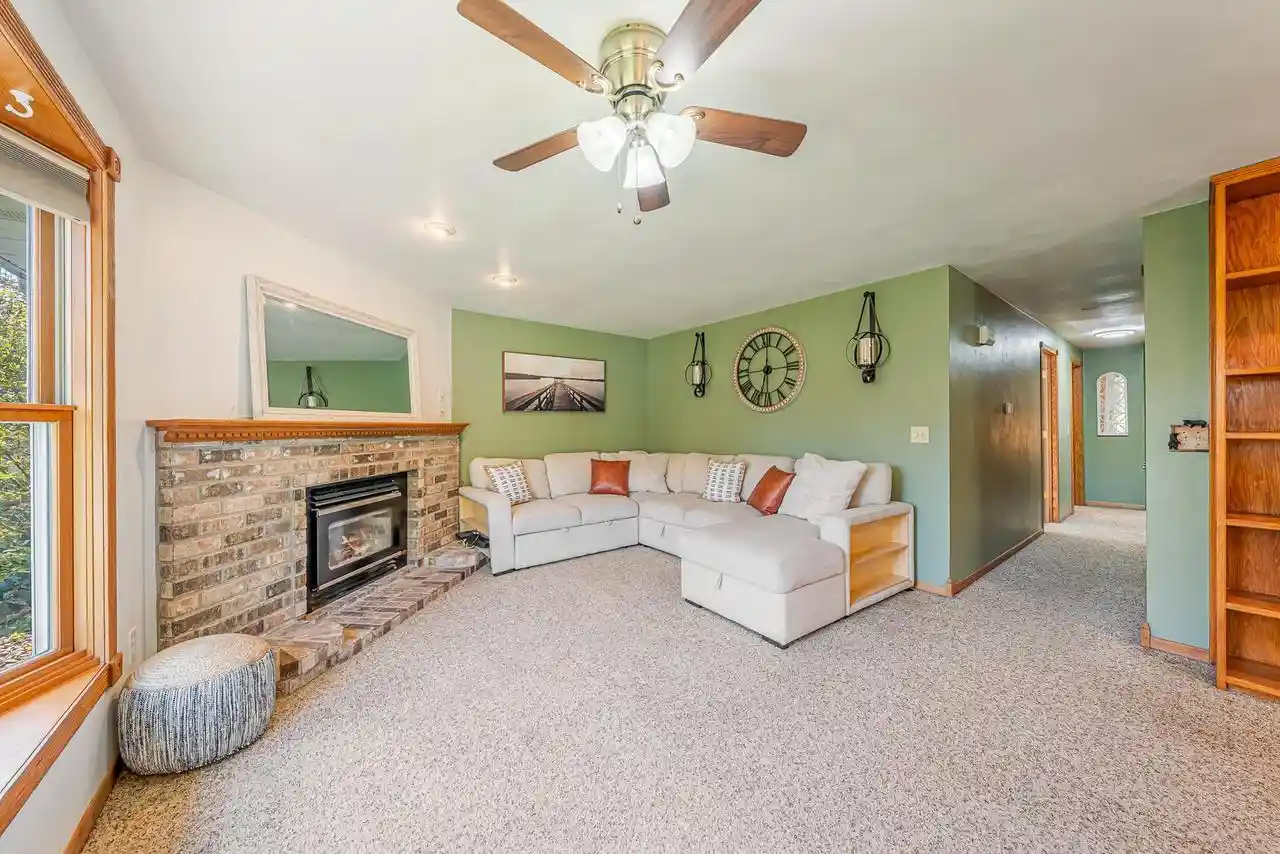 Photo 3 of Single family home for sale at 902 Michigan Ln, Kaukauna, WI 54130 | MLS# 50334677 | Listing updated on 2026-10-23