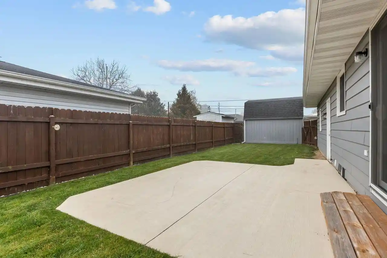 Photo 1 of Single family home for sale at 115 Daniel Ct, Combined Locks, WI 54113 | MLS# 50334692 | Listing updated on 2026-10-27