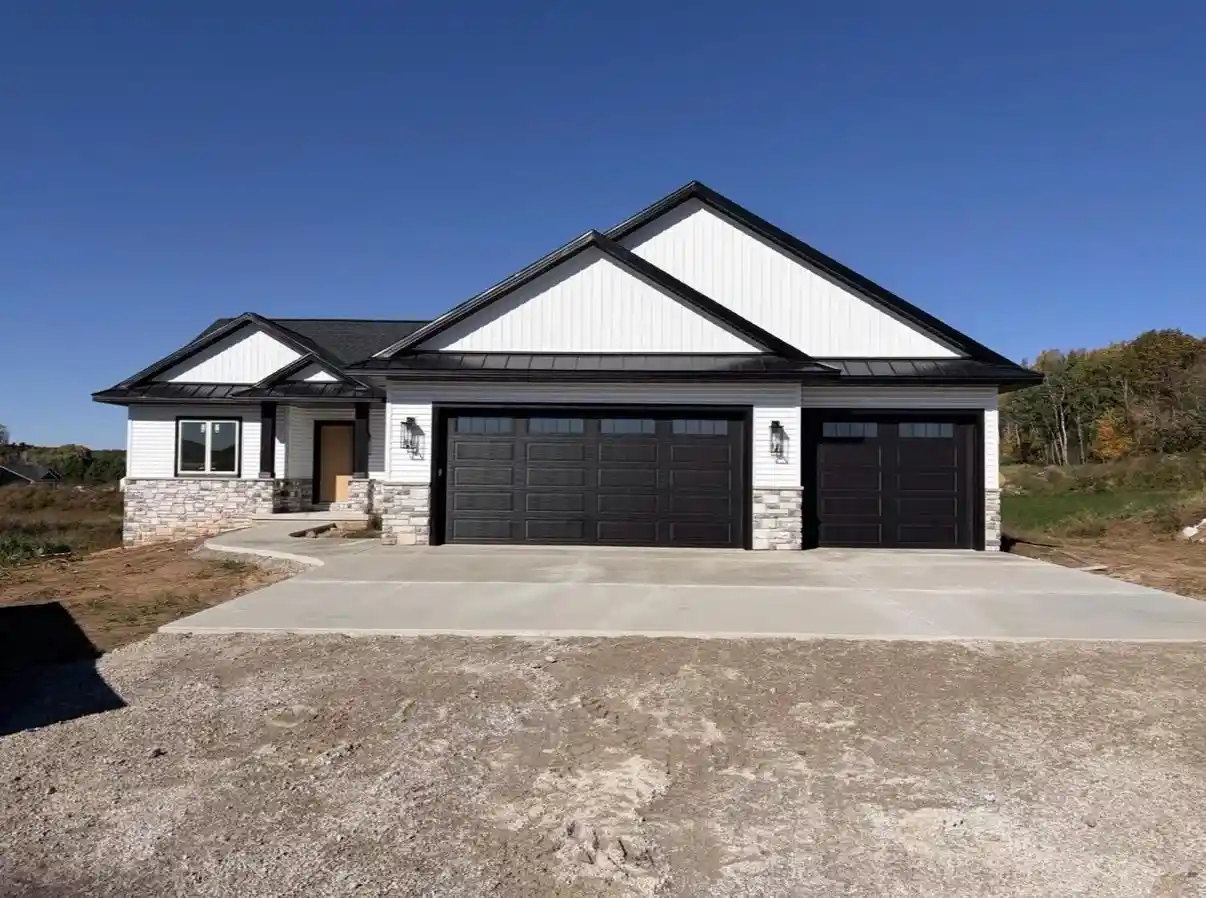 Photo 1 of Single family home for sale at 3664 Evelyn Rose Ln, Suamico, WI 54313 | MLS# 50334693 | Listing updated on 2026-10-21