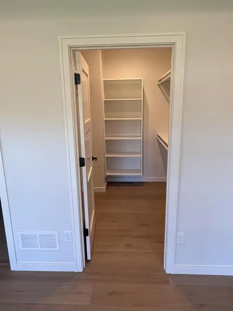 Photo 4 of Single family home for sale at 3664 Evelyn Rose Ln, Suamico, WI 54313 | MLS# 50334693 | Listing updated on 2026-10-21