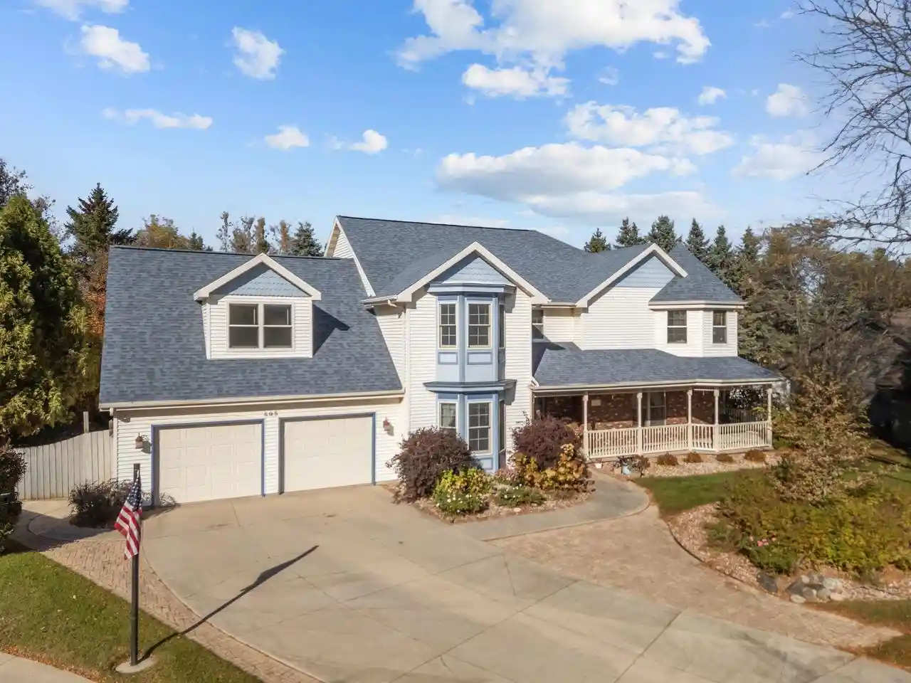 Photo 1 of Single family home for sale at 808 E Mayfield Dr, Appleton, WI 54911 | MLS# 50334696 | Listing updated on 2026-10-25