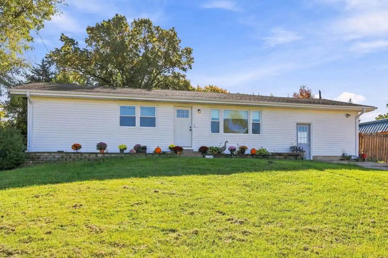 Photo 4 of Single family home for sale at N1180 S Lake Shore Dr, Genoa City, WI 53128 | MLS# 1985640 | Listing updated on 2026-10-28