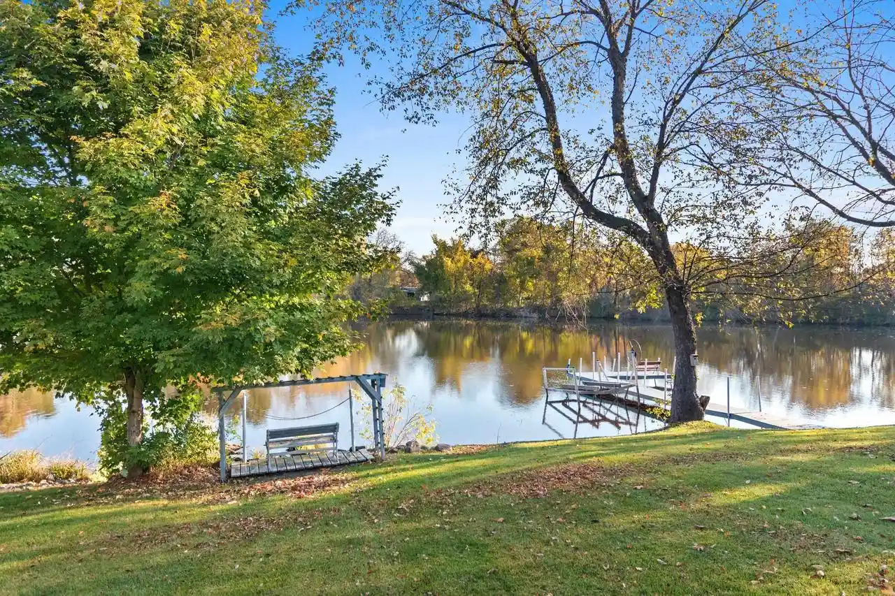 Photo 4 of Single family home for sale at 74 Shore Dr, Clintonville, WI 54929 | MLS# 50334710 | Listing updated on 2026-10-26