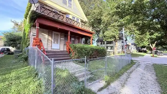 Photo 3 of Multi family home for sale at 1800 W Nash St #1802, Milwaukee, WI 53206 | MLS# 1985645 | Listing updated on 2026-10-23