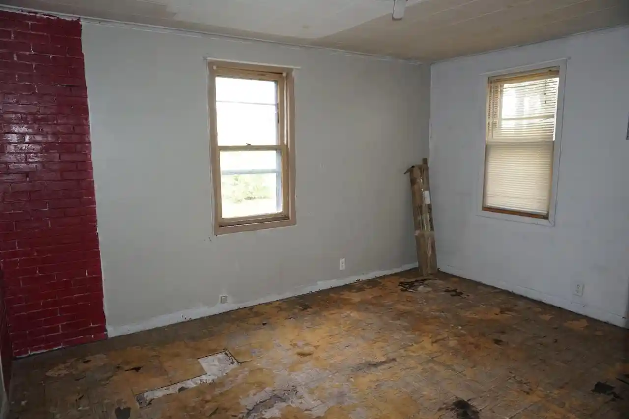 Photo 1 of Single family home for sale at 808 S Michigan St, Prairie Du Chien, WI 53821 | MLS# 2035114 | Listing updated on 2026-10-29