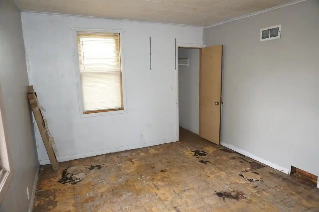 Photo 2 of Single family home for sale at 808 S Michigan St, Prairie Du Chien, WI 53821 | MLS# 2035114 | Listing updated on 2026-10-29