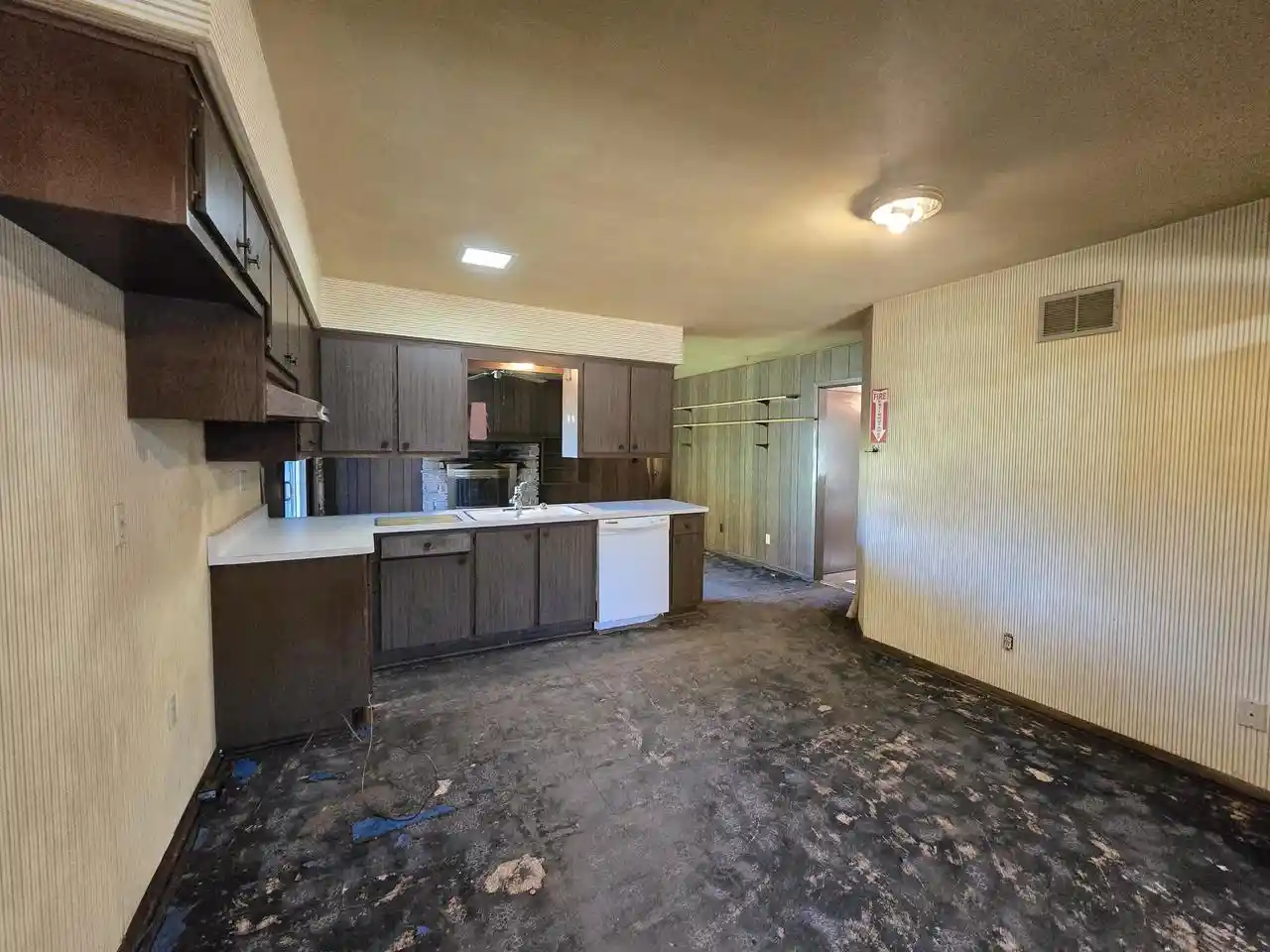 Photo 1 of Single family home for sale at 1824 W Clayton Crst Ave, Milwaukee, WI 53221 | MLS# 1985667 | Listing updated on 2026-10-22