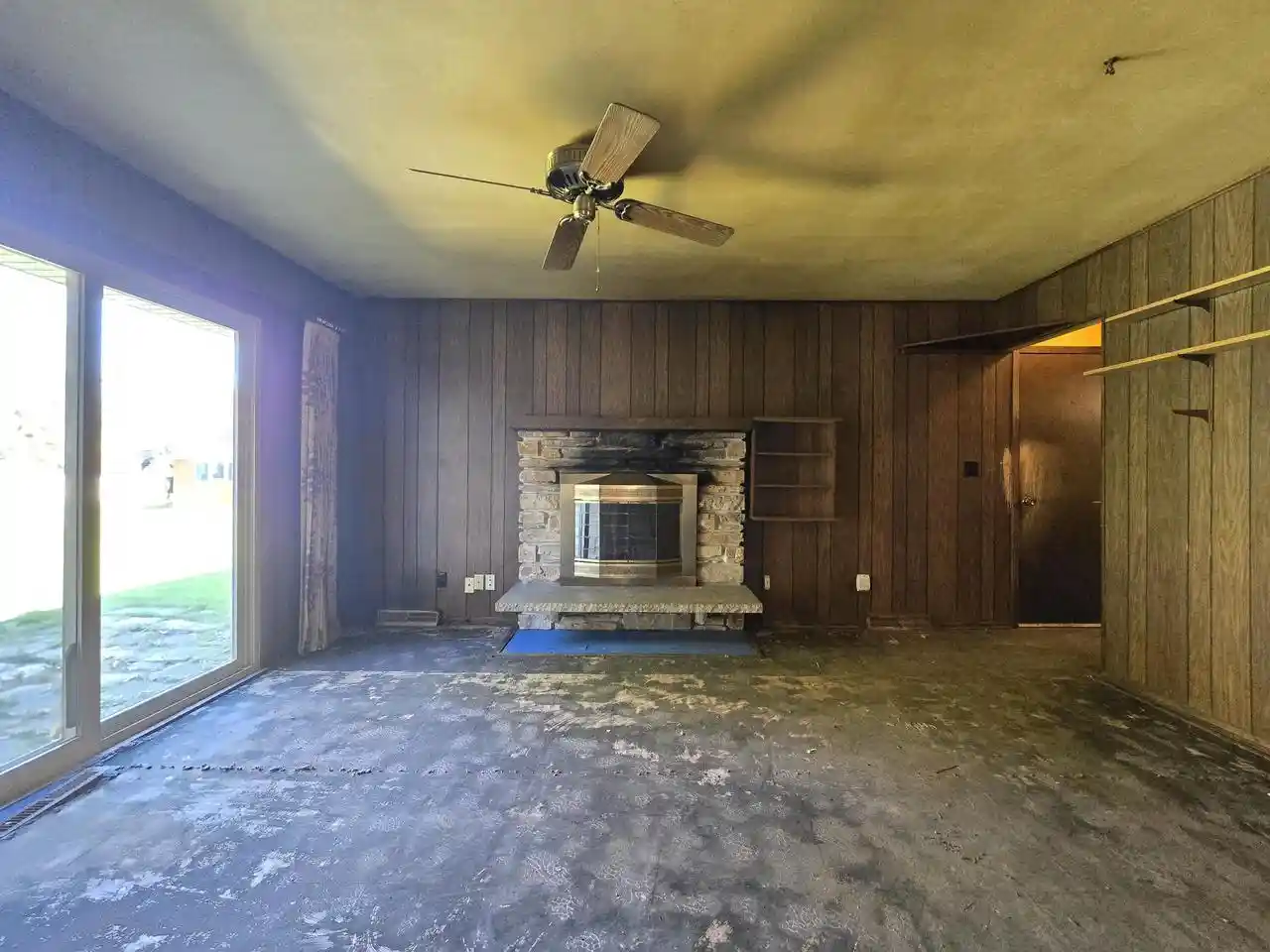 Photo 4 of Single family home for sale at 1824 W Clayton Crst Ave, Milwaukee, WI 53221 | MLS# 1985667 | Listing updated on 2026-10-22