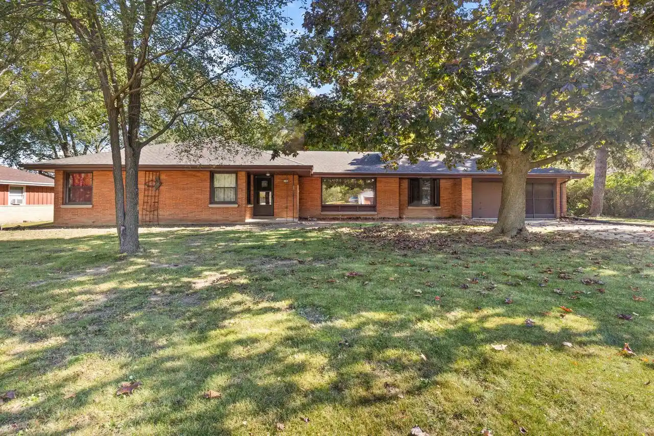 Single family home for sale at 5252 S Tuckaway Dr, Milwaukee, WI 53221 | MLS# 1985678