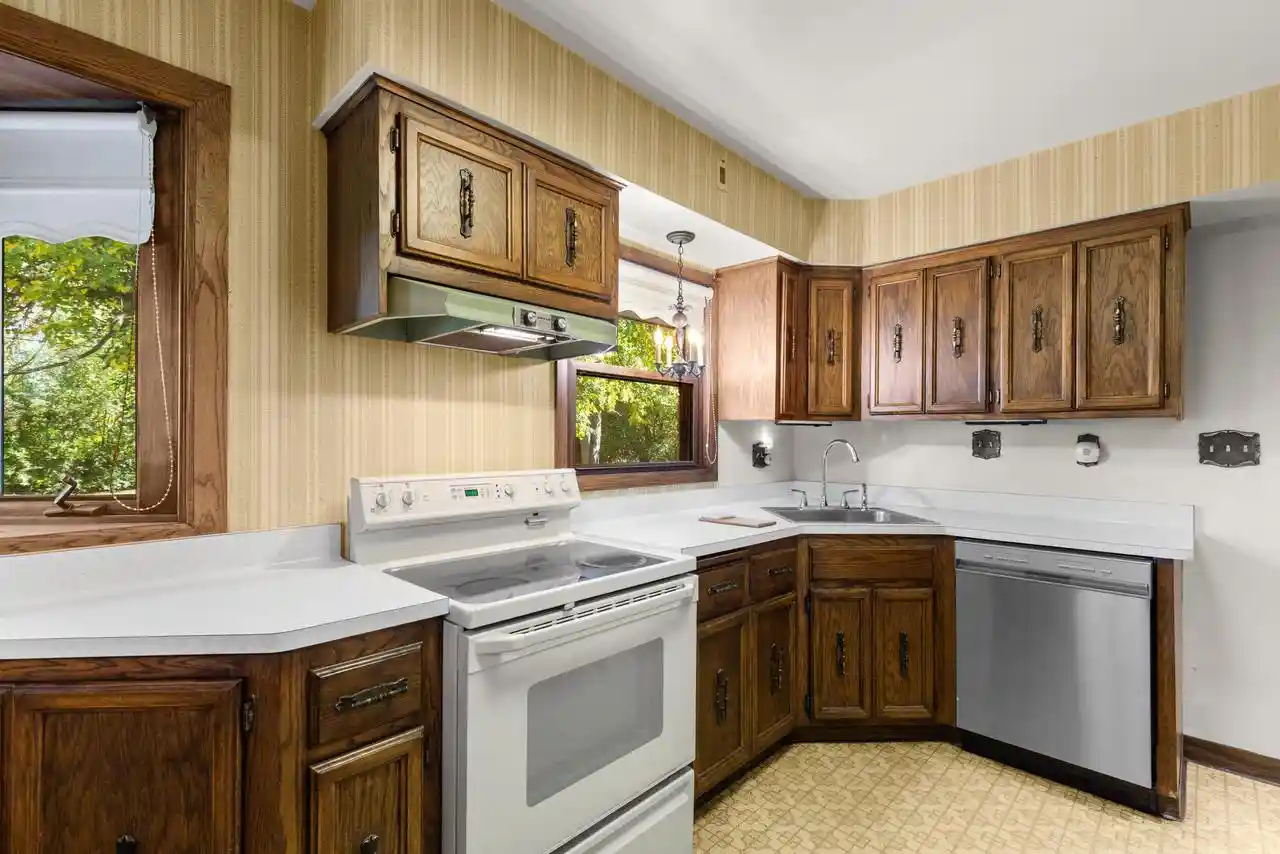 Photo 1 of Single family home for sale at 5252 S Tuckaway Dr, Milwaukee, WI 53221 | MLS# 1985678 | Listing updated on 2026-10-22