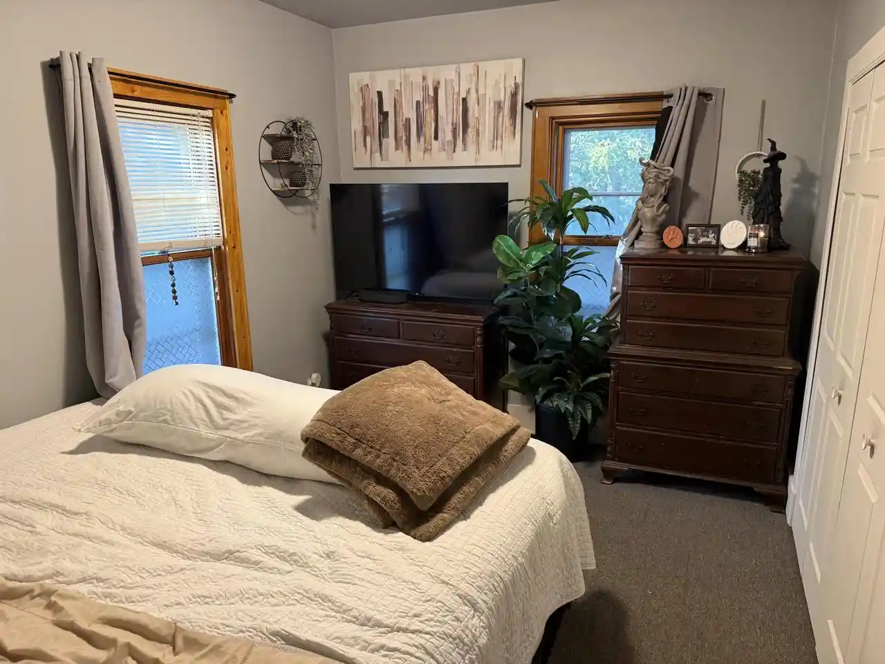 Photo 3 of Multi family home for sale at 1326 E Warnimont Ave #1326A, Milwaukee, WI 53207 | MLS# 1985681 | Listing updated on 2026-10-24
