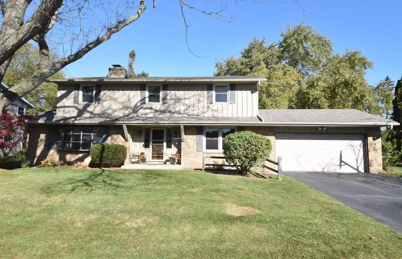 Single family home for sale at 1106 Hialeah Dr, Caledonia, WI 53402 | MLS# 1985684