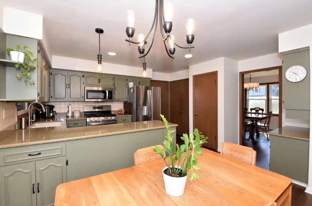 Photo 1 of Single family home for sale at 1106 Hialeah Dr, Caledonia, WI 53402 | MLS# 1985684 | Listing updated on 2026-10-22