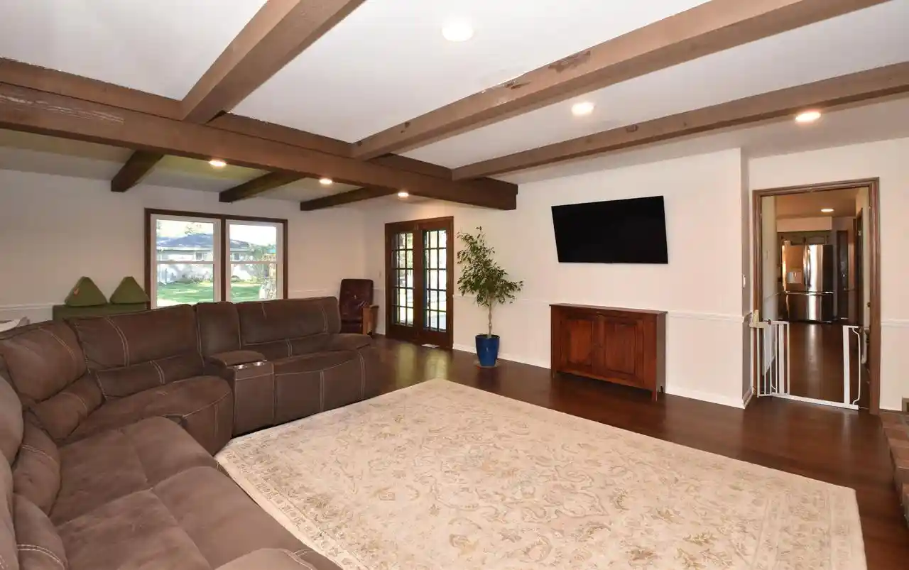Photo 3 of Single family home for sale at 1106 Hialeah Dr, Caledonia, WI 53402 | MLS# 1985684 | Listing updated on 2026-10-22