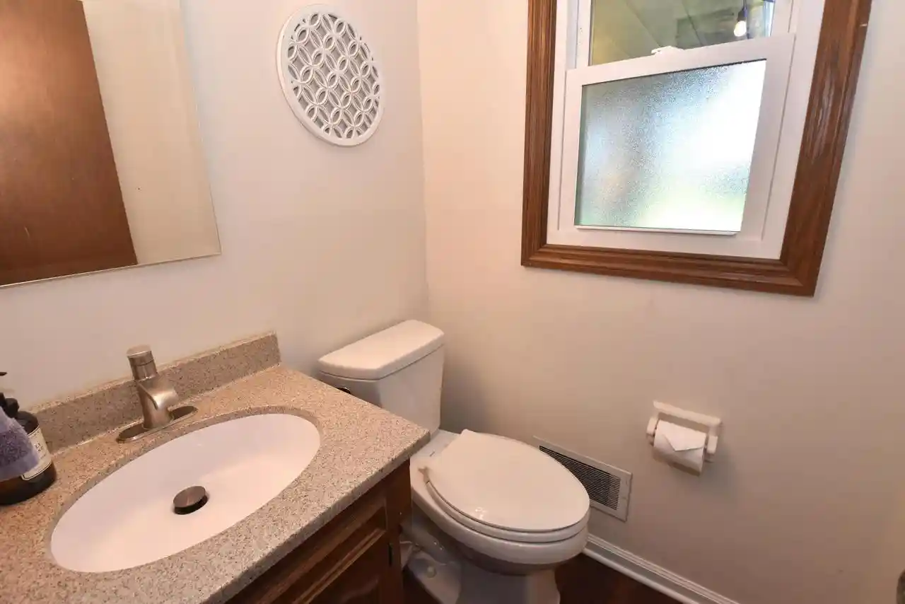 Photo 4 of Single family home for sale at 1106 Hialeah Dr, Caledonia, WI 53402 | MLS# 1985684 | Listing updated on 2026-10-22