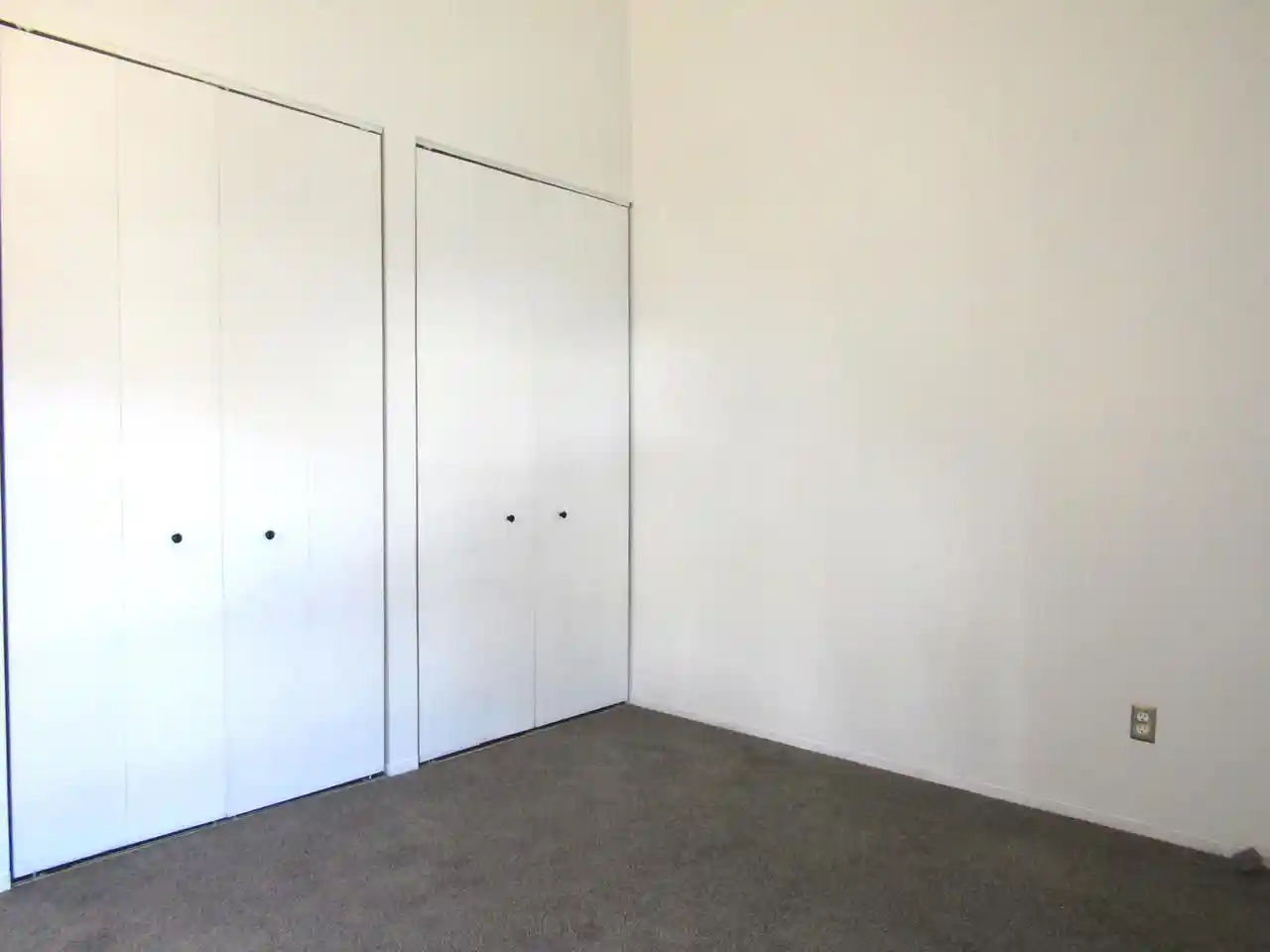 Photo 4 of Condo for sale at 1661 W Edgerton Ave #H, Milwaukee, WI 53221 | MLS# 1985685 | Listing updated on 2026-10-22