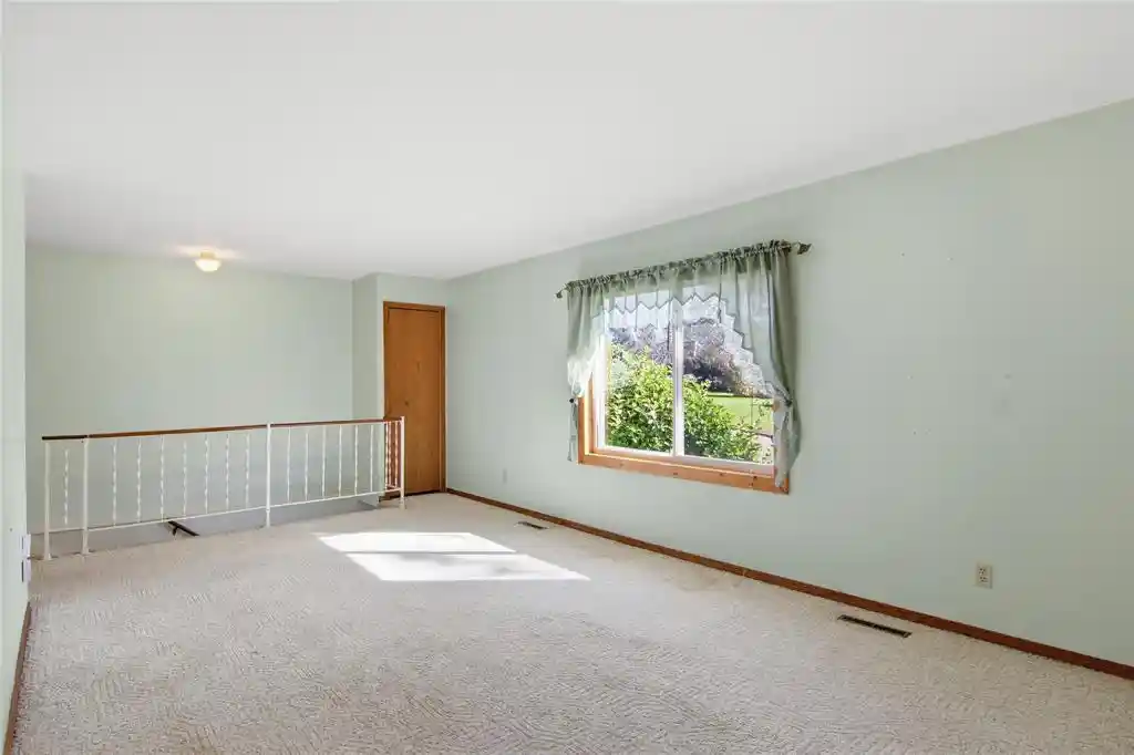 Photo 2 of Single family home for sale at 921 S Main Ct, Bloomer, WI 54724 | MLS# 1606132 | Listing updated on 2026-10-22