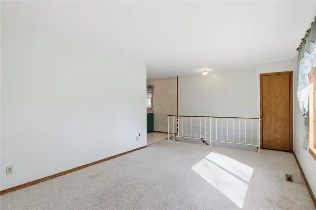 Photo 3 of Single family home for sale at 921 S Main Ct, Bloomer, WI 54724 | MLS# 1606132 | Listing updated on 2026-10-22