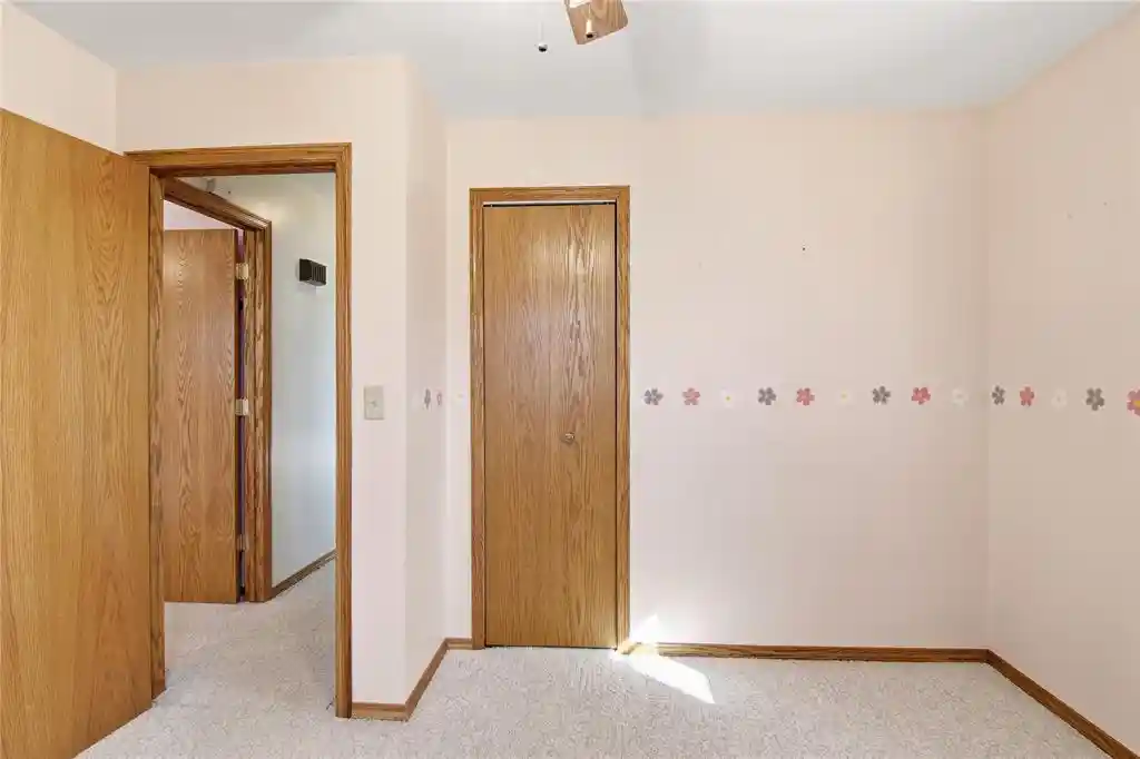 Photo 4 of Single family home for sale at 921 S Main Ct, Bloomer, WI 54724 | MLS# 1606132 | Listing updated on 2026-10-22
