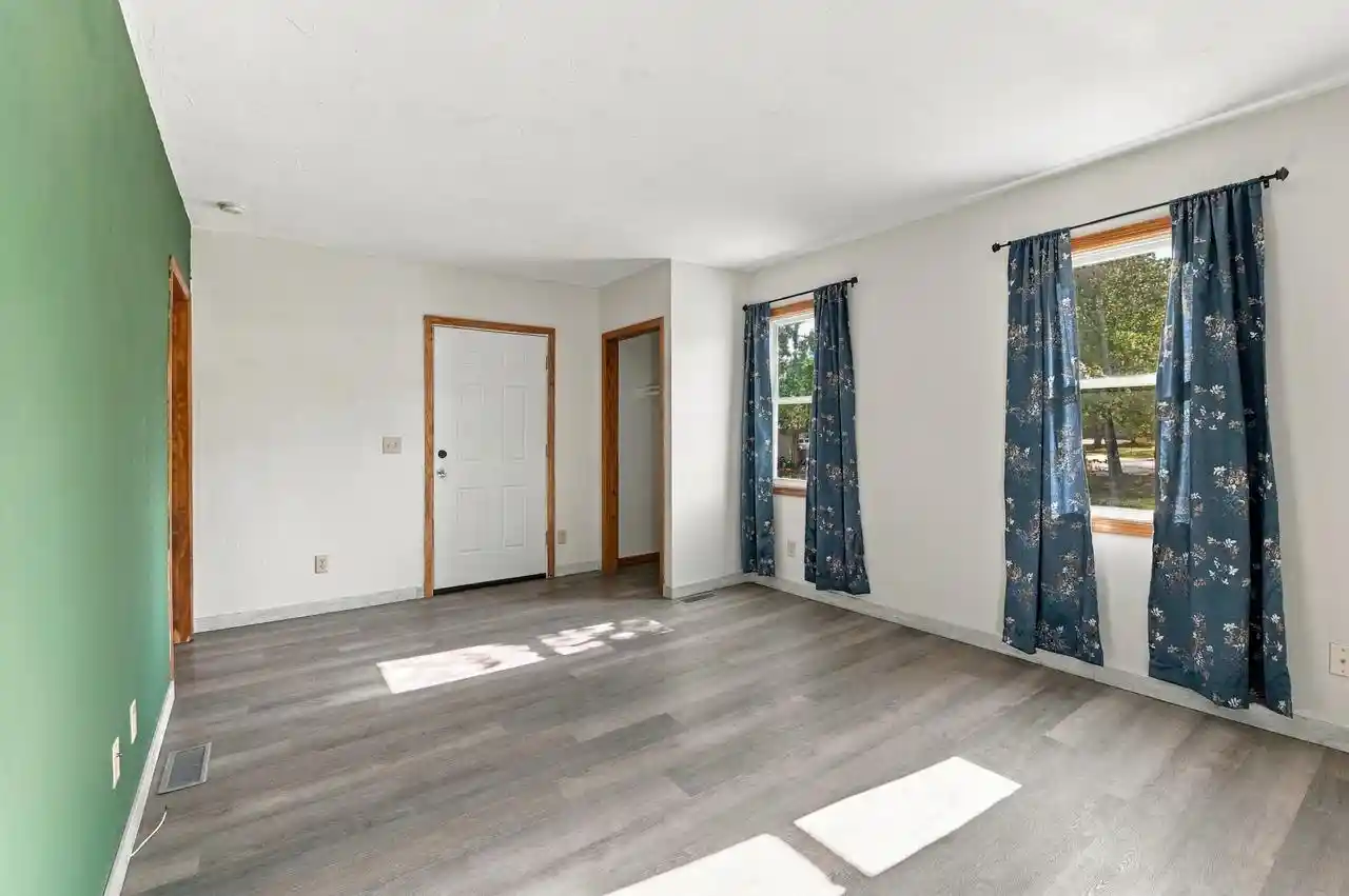Photo 1 of Single family home for sale at 623 S Locust St, Appleton, WI 54914 | MLS# 50334728 | Listing updated on 2026-10-22