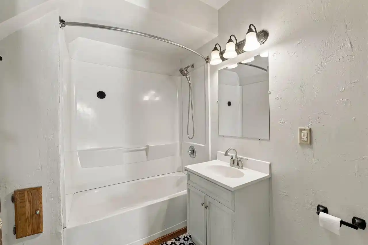 Photo 3 of Single family home for sale at 623 S Locust St, Appleton, WI 54914 | MLS# 50334728 | Listing updated on 2026-10-22