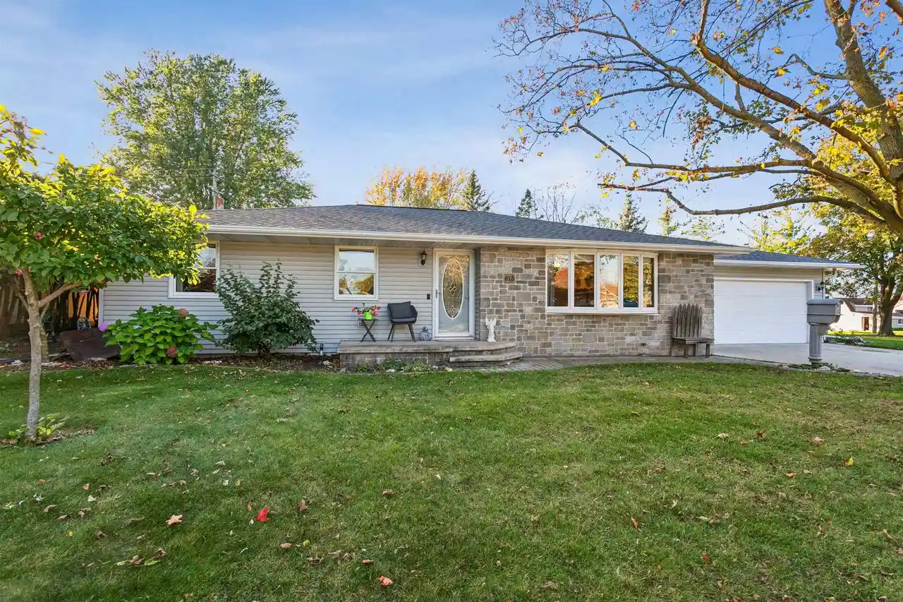Photo 1 of Single family home for sale at 613 Sunset Ave, Kaukauna, WI 54130 | MLS# 50334723 | Listing updated on 2026-10-26