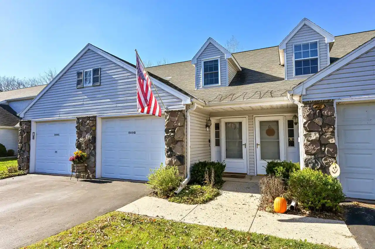 Photo 1 of Condo for sale at 509 Lake Blf Rd #B, Thiensville, WI 53092 | MLS# 1985716 | Listing updated on 2026-10-26