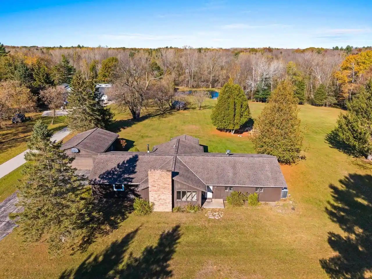 Photo 1 of Single family home for sale at 3170 Sunrise Rd, Suamico, WI 54313 | MLS# 50334724 | Listing updated on 2026-10-26