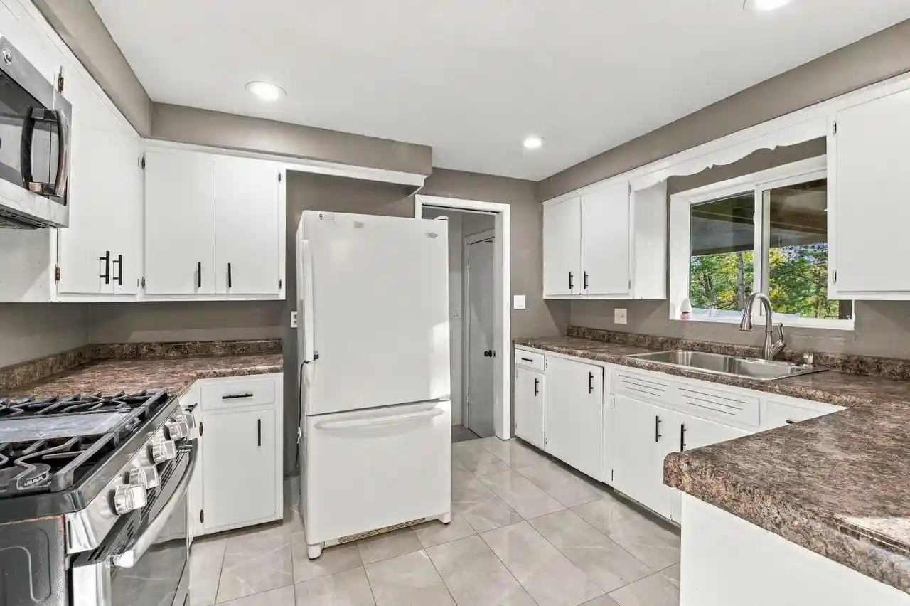 Photo 1 of Single family home for sale at 1926 Debra Ln, Green Bay, WI 54302 | MLS# 50334729 | Listing updated on 2026-10-25