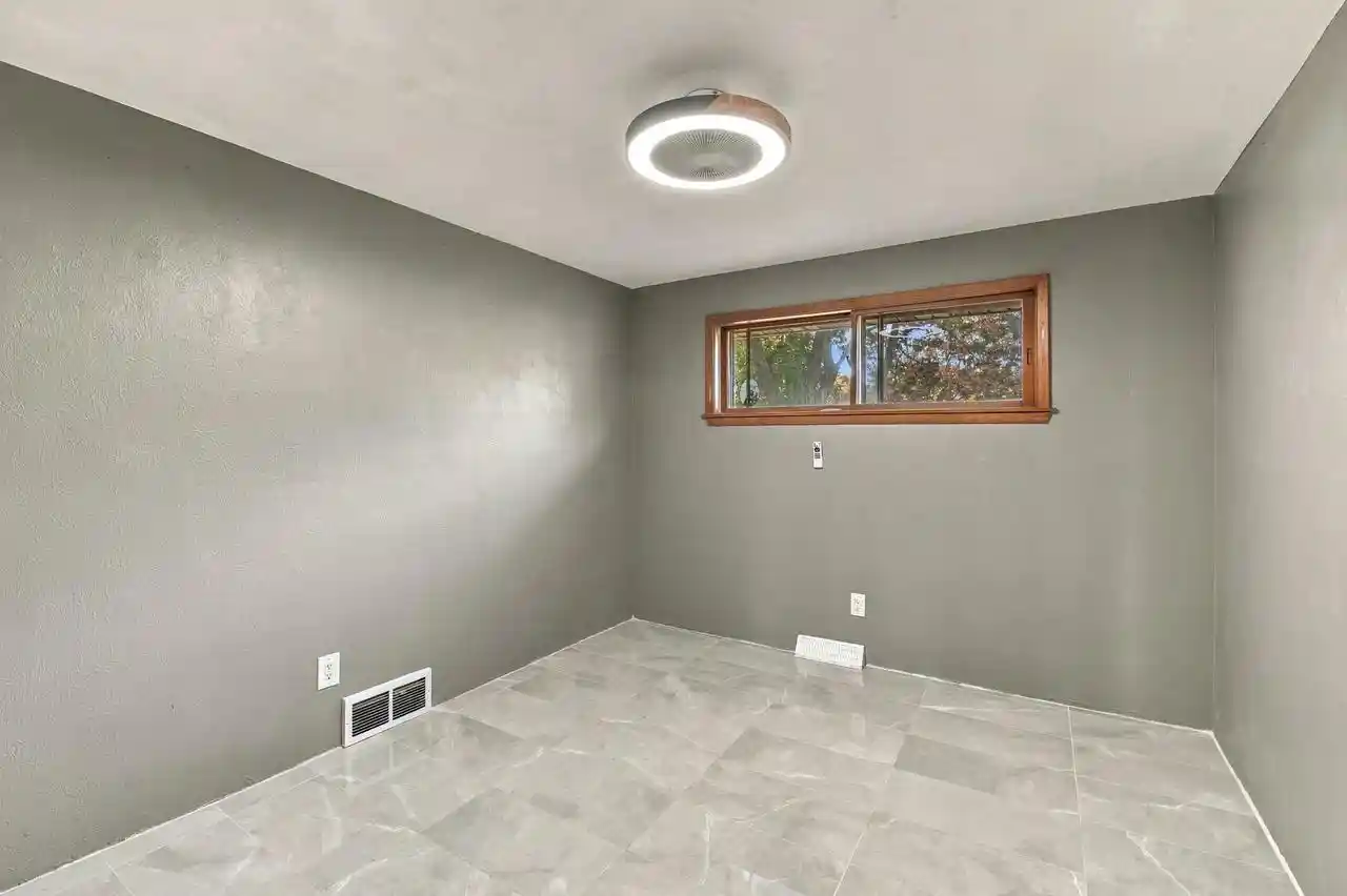 Photo 4 of Single family home for sale at 1926 Debra Ln, Green Bay, WI 54302 | MLS# 50334729 | Listing updated on 2026-10-25