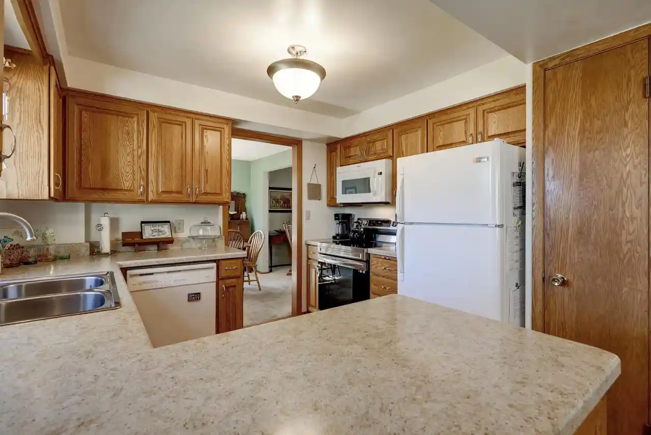 Photo 3 of Single family home for sale at 2524 Hillwood Ct, Appleton, WI 54911 | MLS# 50334725 | Listing updated on 2026-10-27