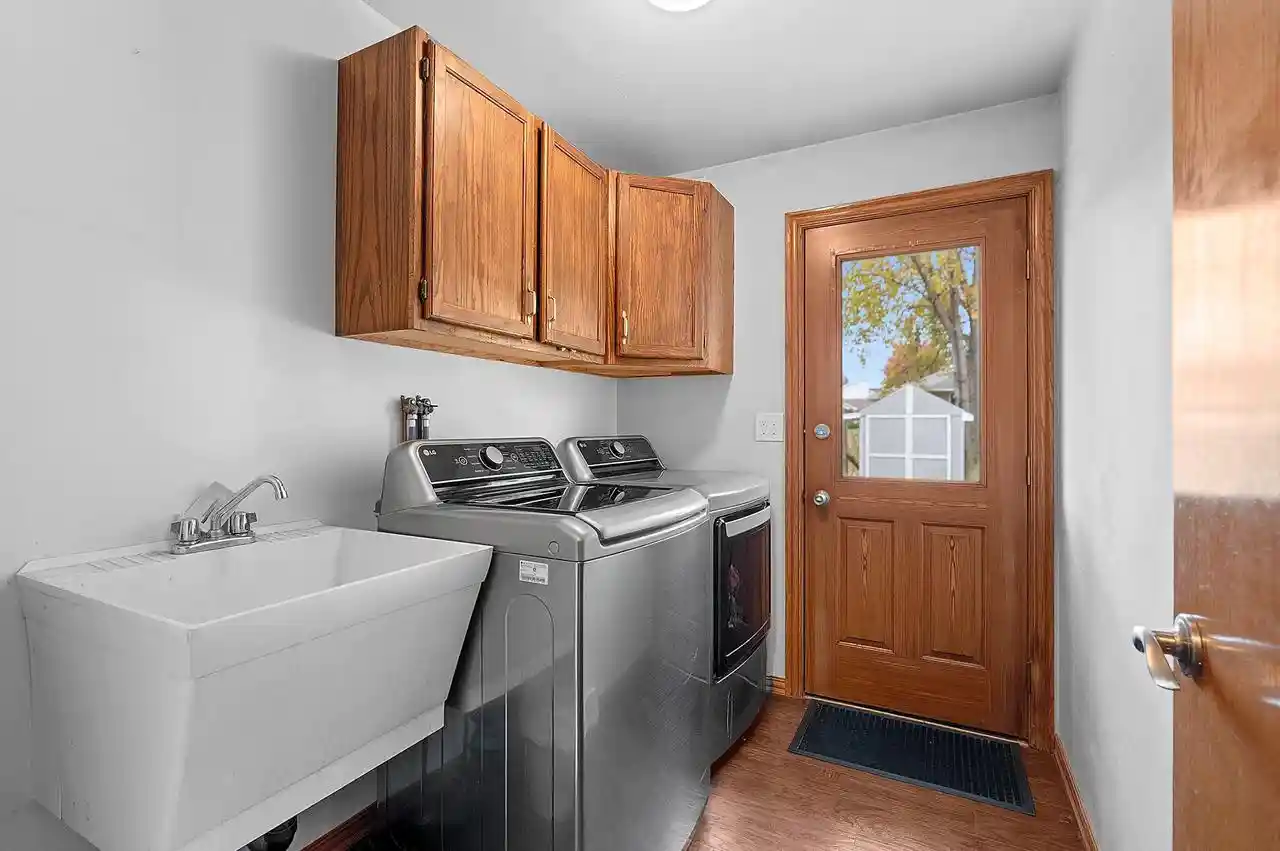 Photo 4 of Single family home for sale at 1533 Rockwell Rd, Green Bay, WI 54313 | MLS# 50334732 | Listing updated on 2026-10-24