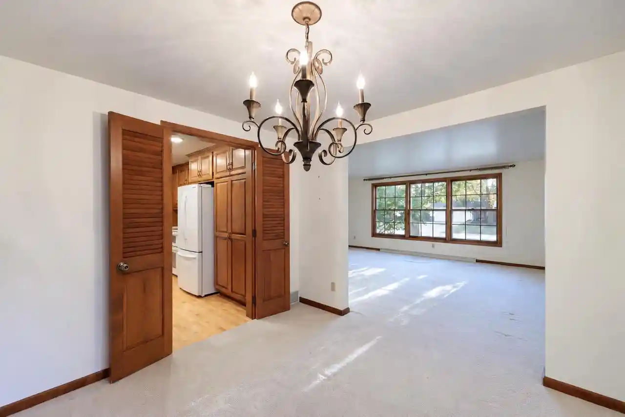 Photo 4 of Single family home for sale at 2504 Bittersweet Ave, Green Bay, WI 54301 | MLS# 50334726 | Listing updated on 2026-10-22