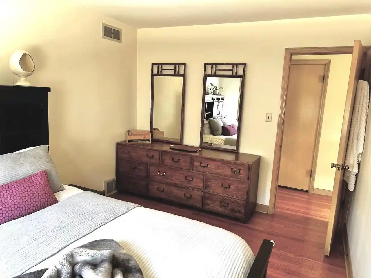 Photo 2 of Single family home for sale at 5443 W Hayes Ave, Milwaukee, WI 53219 | MLS# 1985732 | Listing updated on 2026-10-22