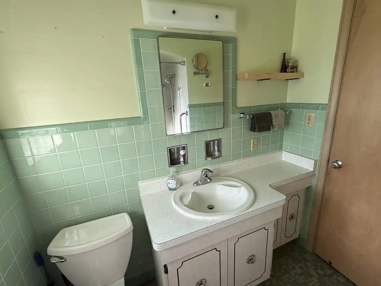 Photo 4 of Single family home for sale at 5443 W Hayes Ave, Milwaukee, WI 53219 | MLS# 1985732 | Listing updated on 2026-10-22