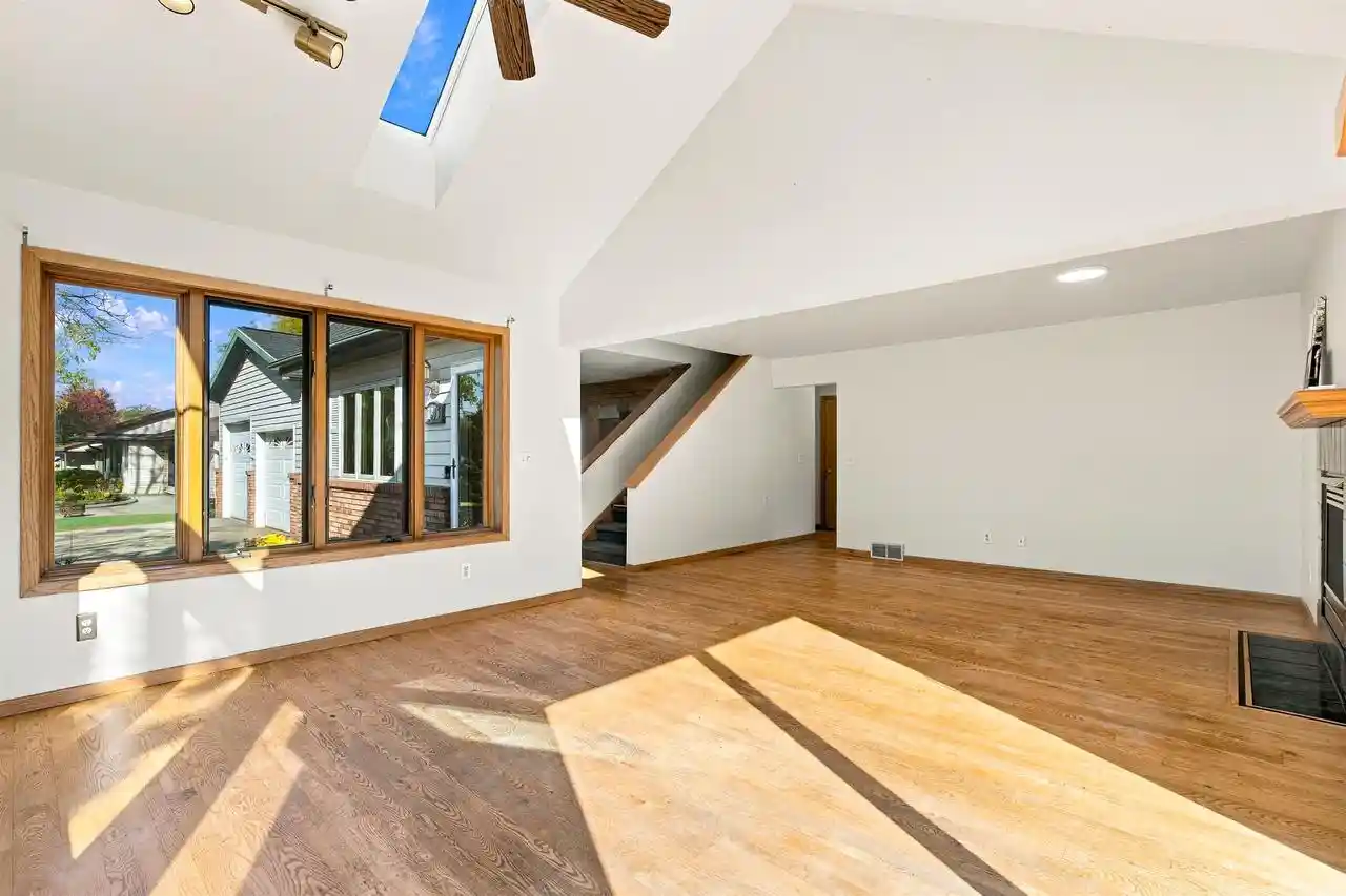 Photo 1 of Single family home for sale at 1366 N Oakwood Rd, Oshkosh, WI 54904 | MLS# 50334745 | Listing updated on 2026-10-27