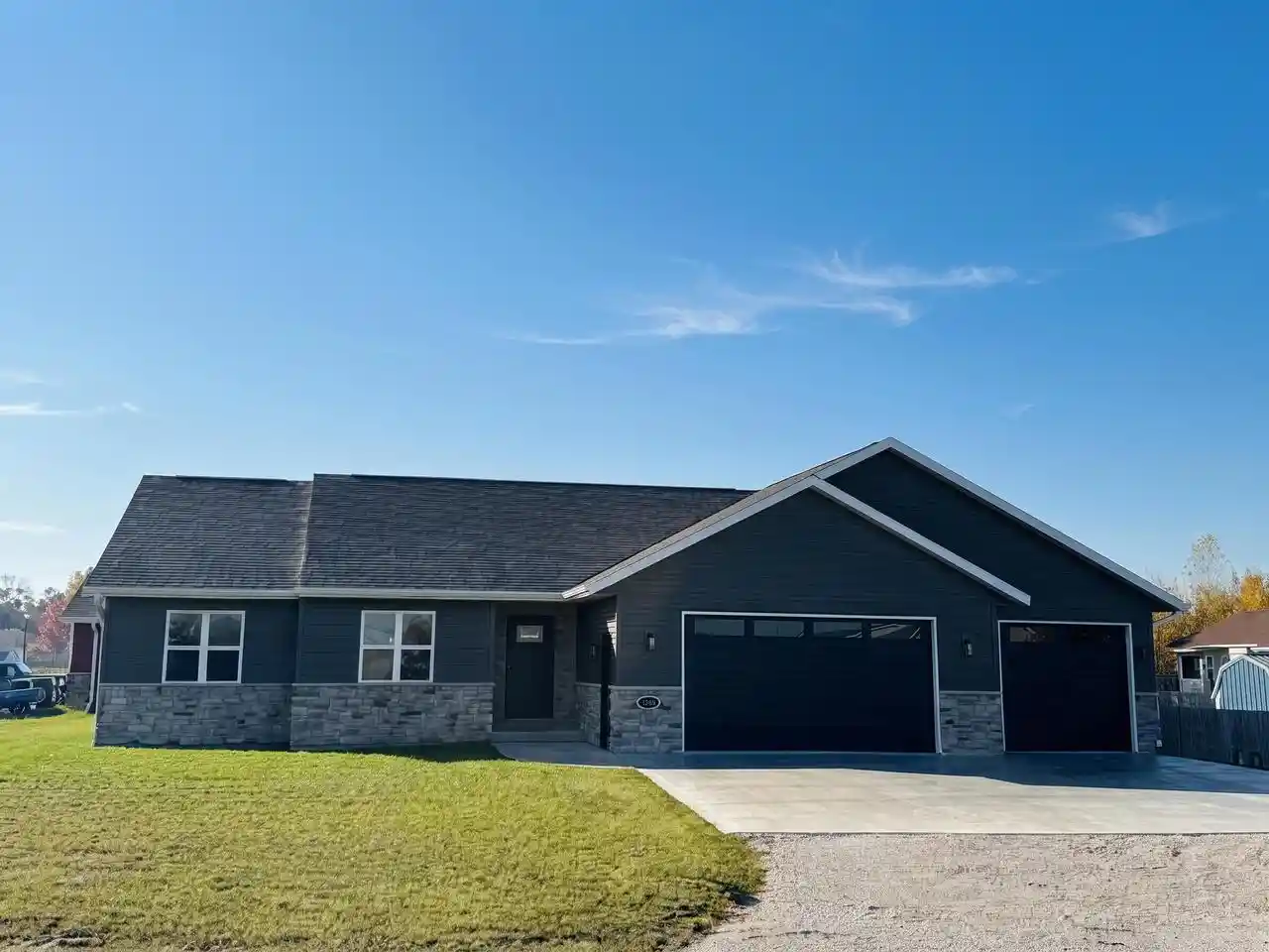 Photo 1 of Single family home for sale at 1909 Summit St, Manitowoc, WI 54220 | MLS# 1985745 | Listing updated on 2026-10-22