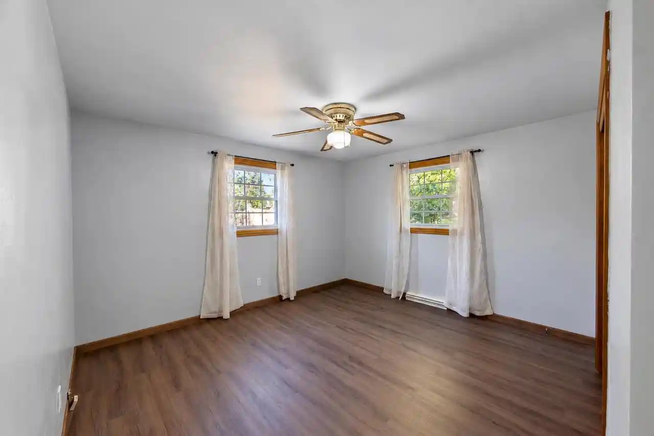 Photo 4 of Single family home for sale at 1938 Mulberry Ln, Green Bay, WI 54304 | MLS# 50334746 | Listing updated on 2026-10-22