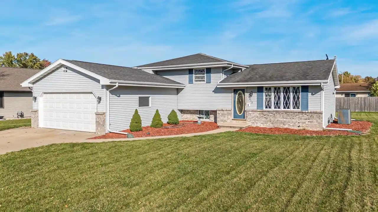 Photo 1 of Single family home for sale at 1812 Fieldcrest Dr, Kaukauna, WI 54130 | MLS# 50334752 | Listing updated on 2026-10-23