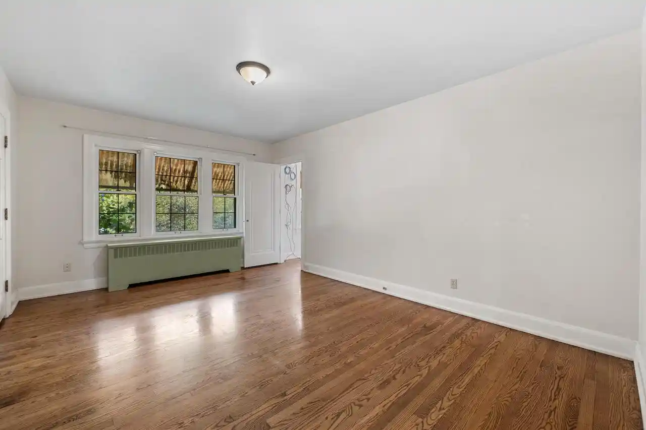 Photo 1 of Single family home for sale at 304 W Jackson St, Port Washington, WI 53074 | MLS# 1985755 | Listing updated on 2026-10-26