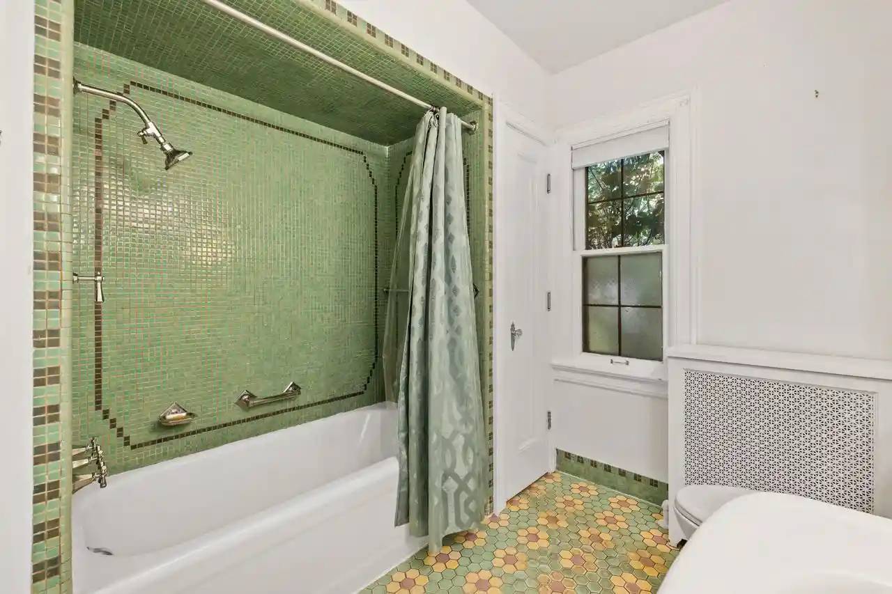 Photo 4 of Single family home for sale at 304 W Jackson St, Port Washington, WI 53074 | MLS# 1985755 | Listing updated on 2026-10-26
