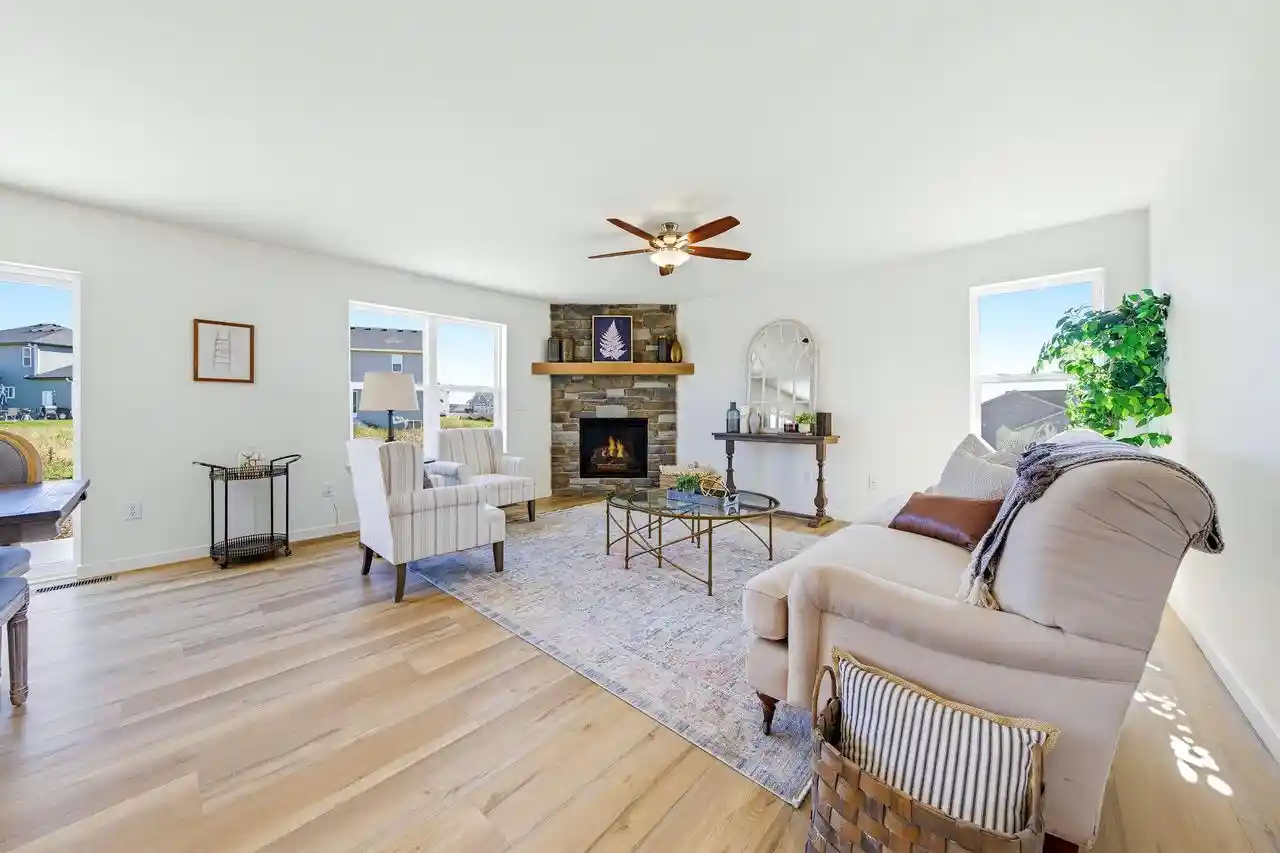 Photo 3 of Single family home for sale at 611 E Bluff Cir, Waterford, WI 53185 | MLS# 1985757 | Listing updated on 2026-10-22