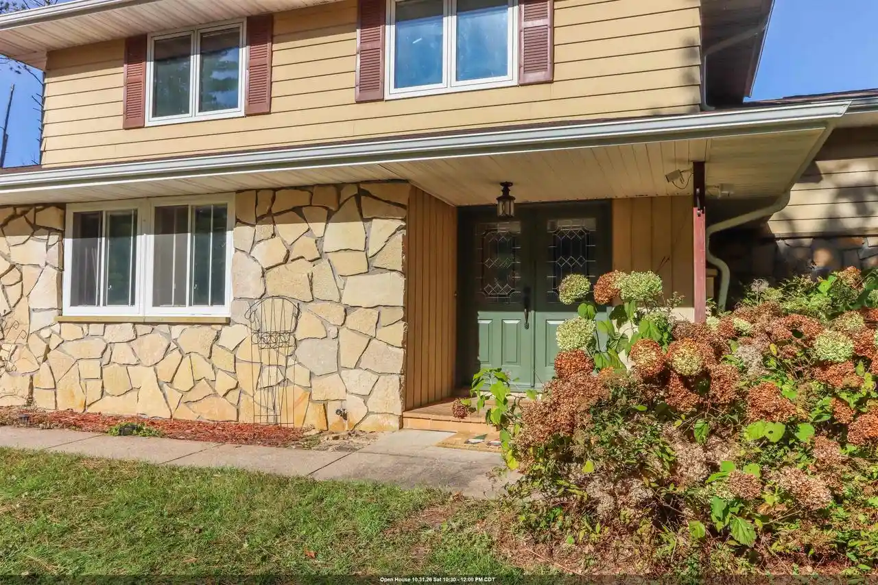Single family home for sale at N2799 Heather Ln, Waupaca, WI 54981 | MLS# 50334741