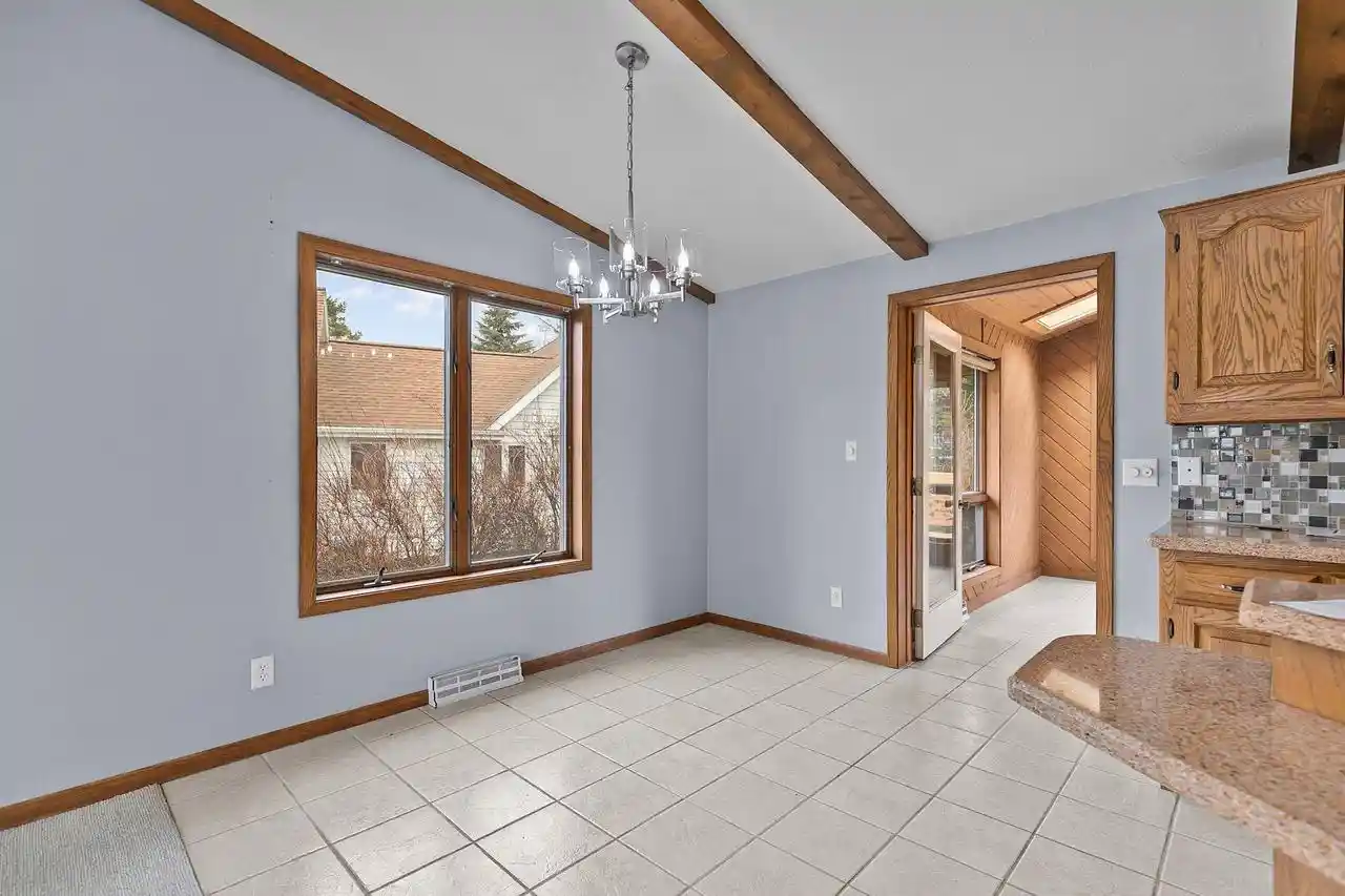 Photo 4 of Single family home for sale at 634 E Walnut Pl, Sturgeon Bay, WI 54235 | MLS# 50334760 | Listing updated on 2026-10-22
