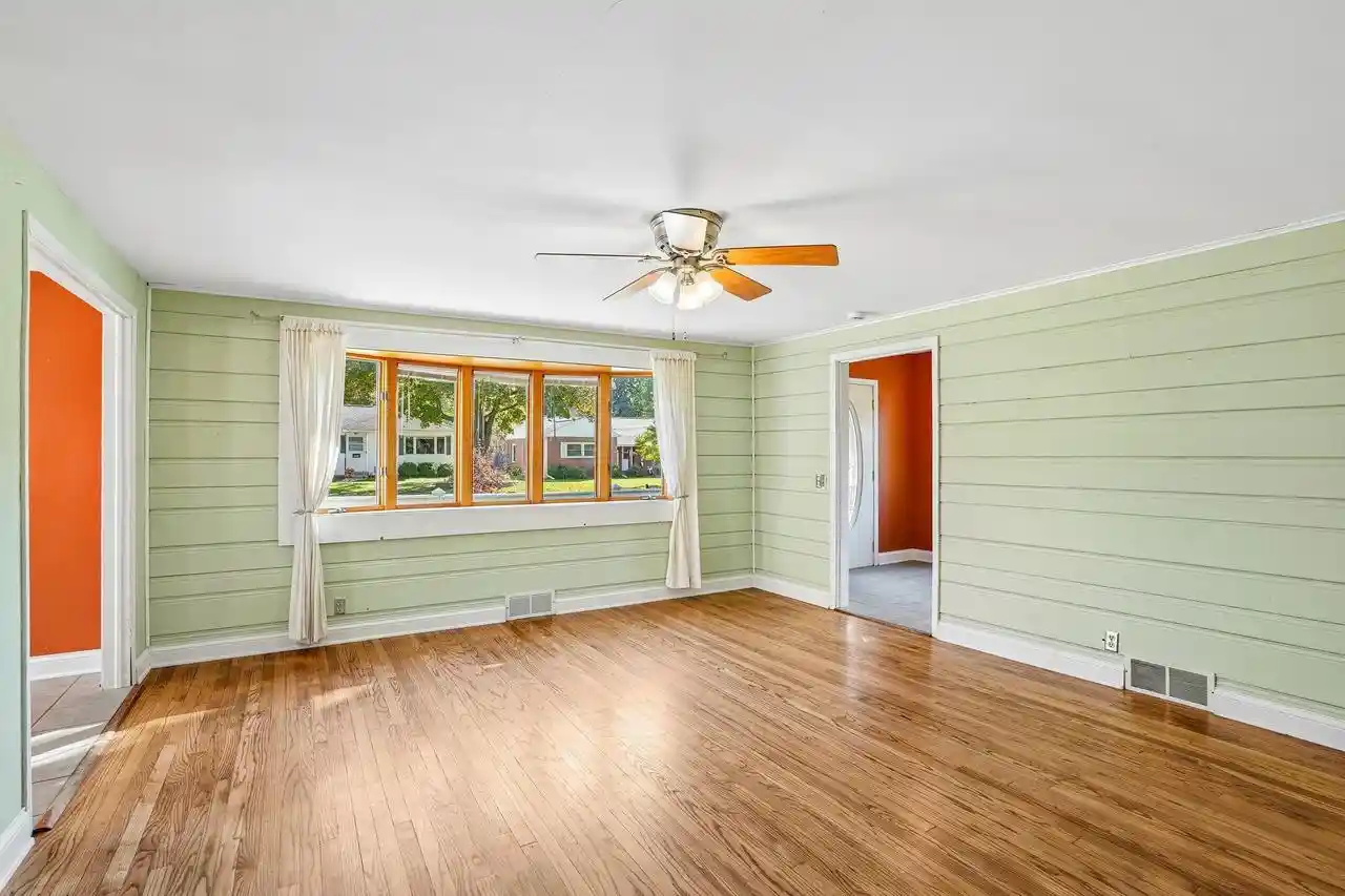 Photo 3 of Single family home for sale at 4605 Schofield St, Monona, WI 53716 | MLS# 2035156 | Listing updated on 2026-10-22