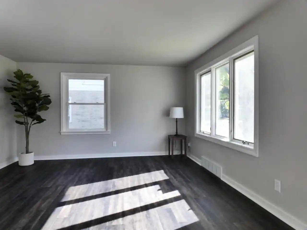 Photo 2 of Single family home for sale at 1337 Grignon St, Green Bay, WI 54301 | MLS# 50334770 | Listing updated on 2026-10-22
