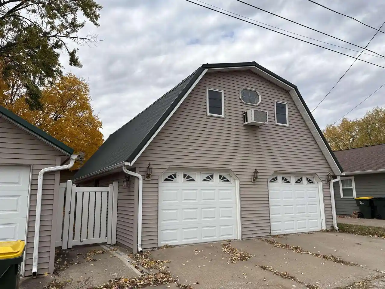 Photo 1 of Single family home for sale at 610 S Michigan St, Prairie Du Chien, WI 53821 | MLS# 2035159 | Listing updated on 2026-10-23