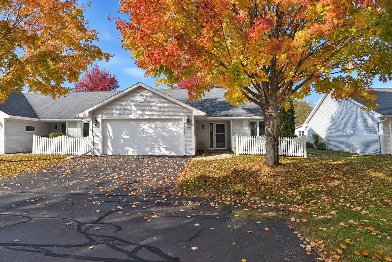 Condo for sale at 2095 Mitchell St, Oshkosh, WI 54901 | MLS# 50334778